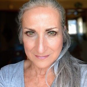 Meet your Posher, Posh